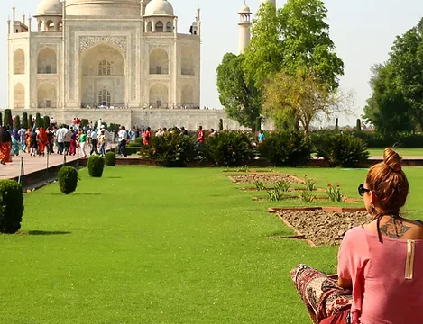 Kolkata（01 night）- Varanasi（02 nights）Udaipur（01 night）Jodhpur-（01  night）Jaipur-(01 night）-Agra（2 nights） -Delhi(01 night)